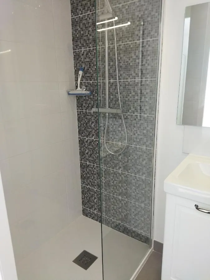 Notre-Dame De Rumengol : Magnifique Studio Proche Facs Et Centre-Ville, Acces Terrasse Brest Apartment